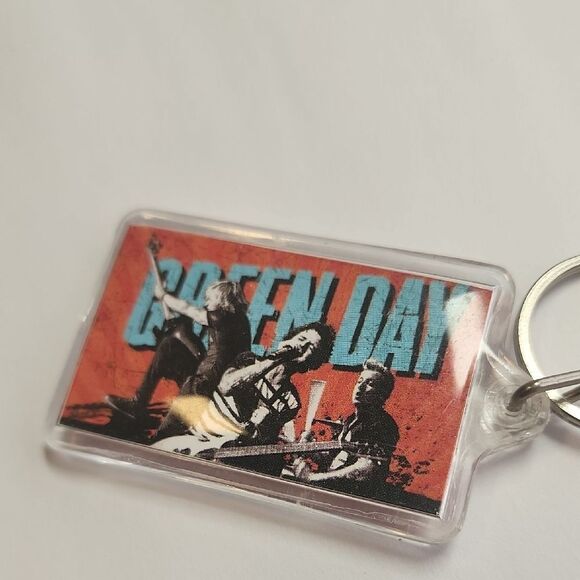Green Day Keychain 99 Revolutions Tour - Picture 3 of 3